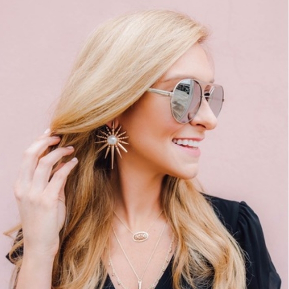 Kendra Scott Gold Dollie Necklace - Picture 3 of 4